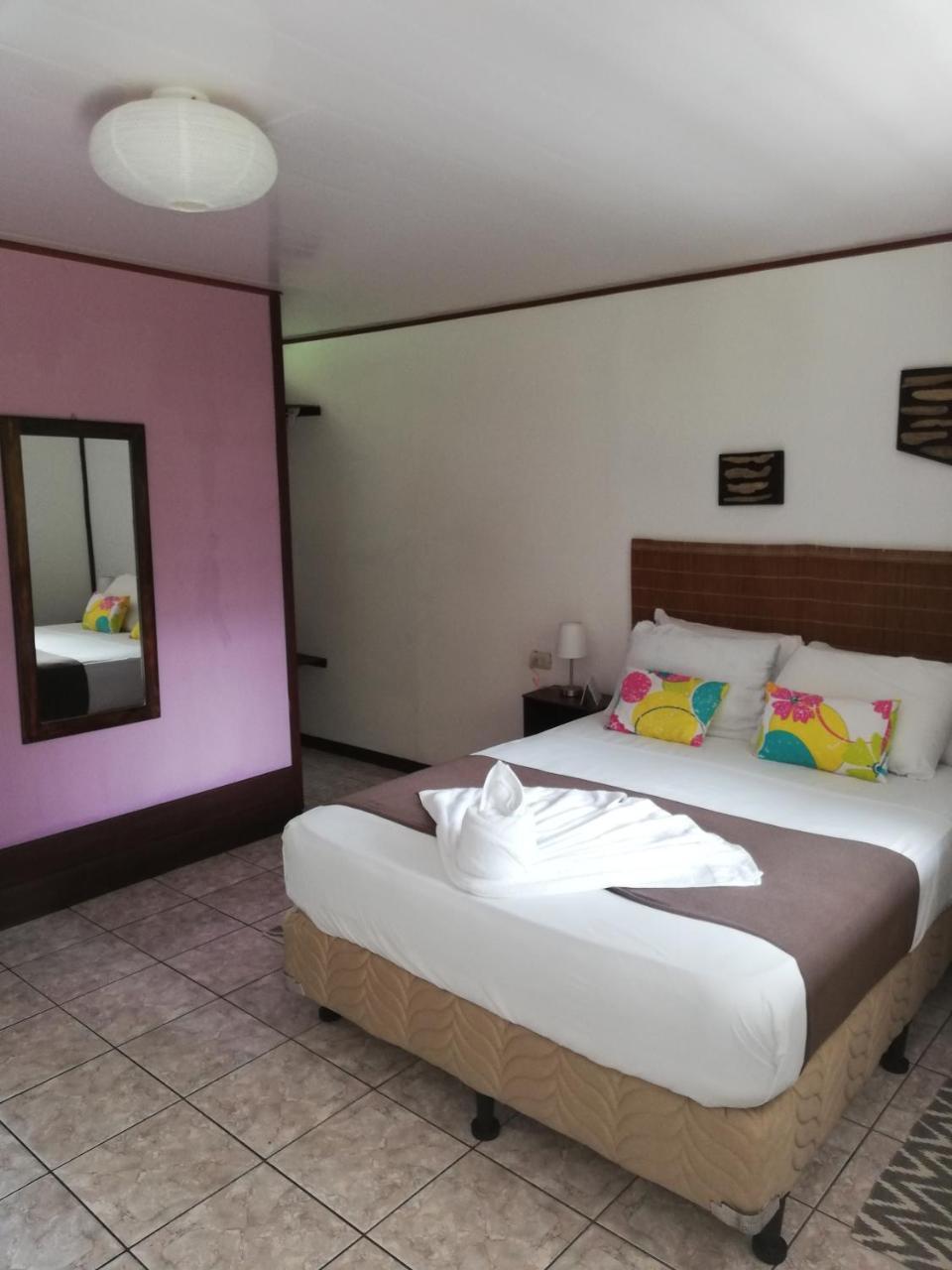 Aracari Garden Hostel Тортугеро Экстерьер фото