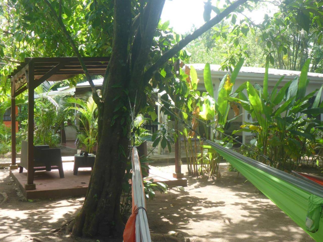 Aracari Garden Hostel Тортугеро Экстерьер фото