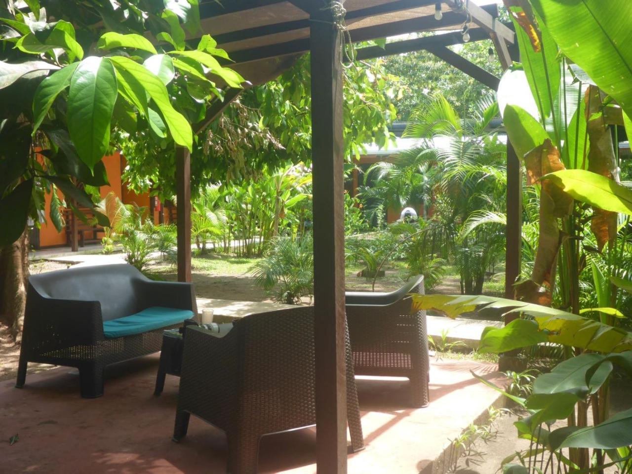 Aracari Garden Hostel Тортугеро Экстерьер фото