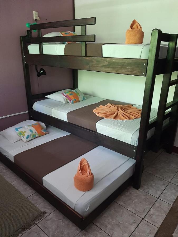 Aracari Garden Hostel Тортугеро Экстерьер фото